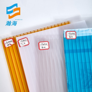 Feuille creuse transparente en <span class=keywords><strong>polycarbonate</strong></span> 8mm 10mm 12mm 14mm Matériau de panneau de toit cellulaire pour serres extérieures - Product Image 3