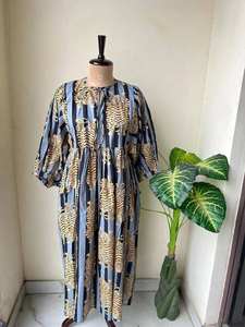 Robe midi bohème à imprimé tigre 100% coton, impression numérique écologique, col profond avec fermeture à cordon - Product Image 6