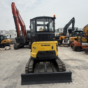 Miniexcavadora Eléctrica Amarilla YANMAR VIO 38 con Motor FPT, Excavadora Compacta con Cabina Cerrada y Orugas para Construcción y Trabajo Agrícola - Product Image 3