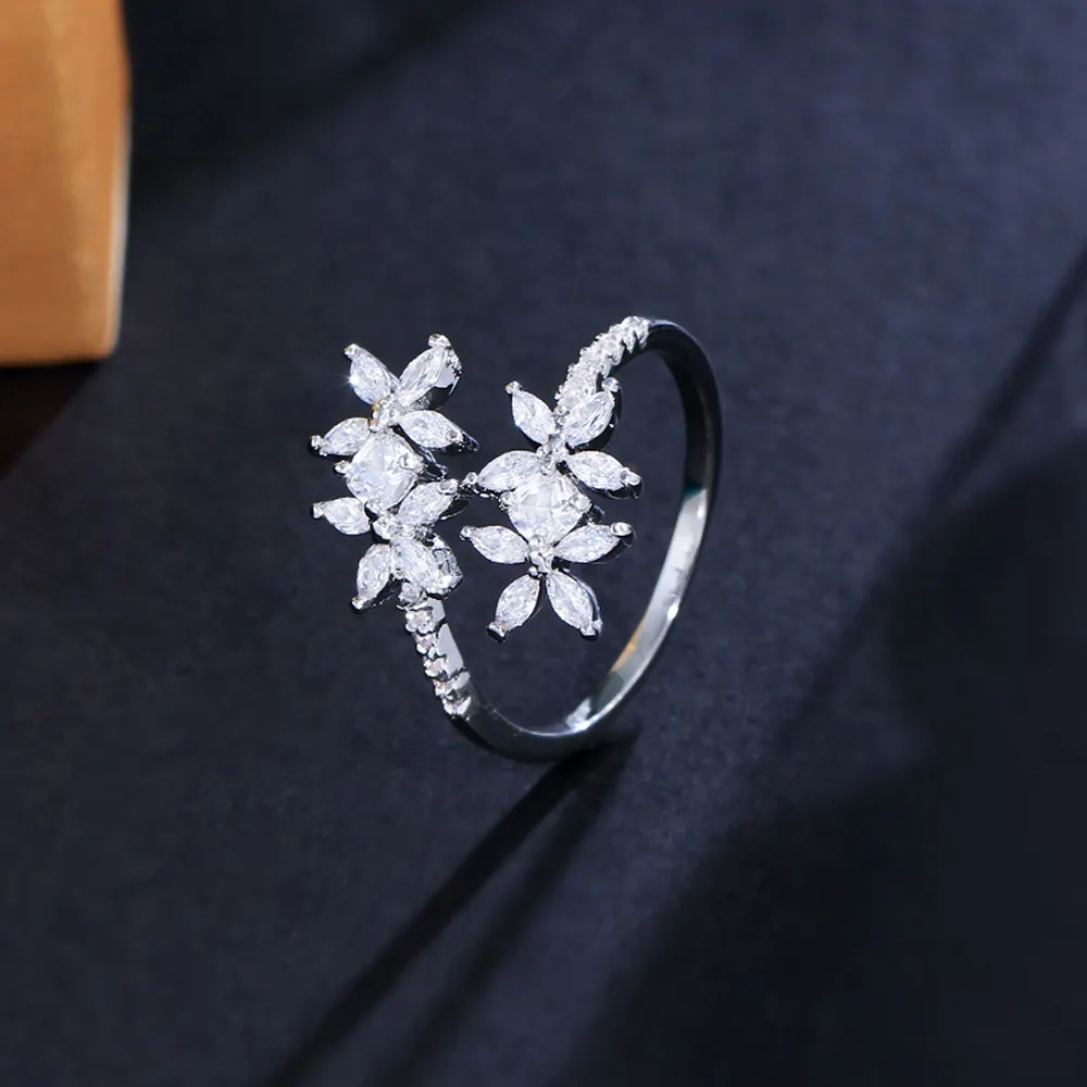 Fashion Jewelry Flower Shape Cubic Zirconia Crsyal Women One Size Fit All Free Size Finger Rings for Bridal Accessories