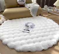 Tapis en fausse fourrure de lapin à bulles respectueux de la peau sur le sol du salon Tapis rond de literie de luxe