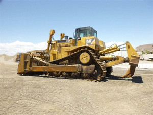 Bulldozer Usado D10N/D6T/D9R/D9N/D8L/D8N/D6D/D6R/D7H/D8K/D8R con Alto Momento de Carga, Capacidad de Empuje de 8.6m y 40000KG - Product Image 3