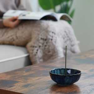 Asayu - Quemador de Incienso Japonés Moderno de Cerámica y Latón Estilo Nórdico - Product Image 3