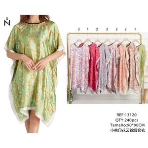 Camicia oversize in broccato con stampa orso 90x90 cm, top casual da donna a vestibilità ampia - Product Image 3