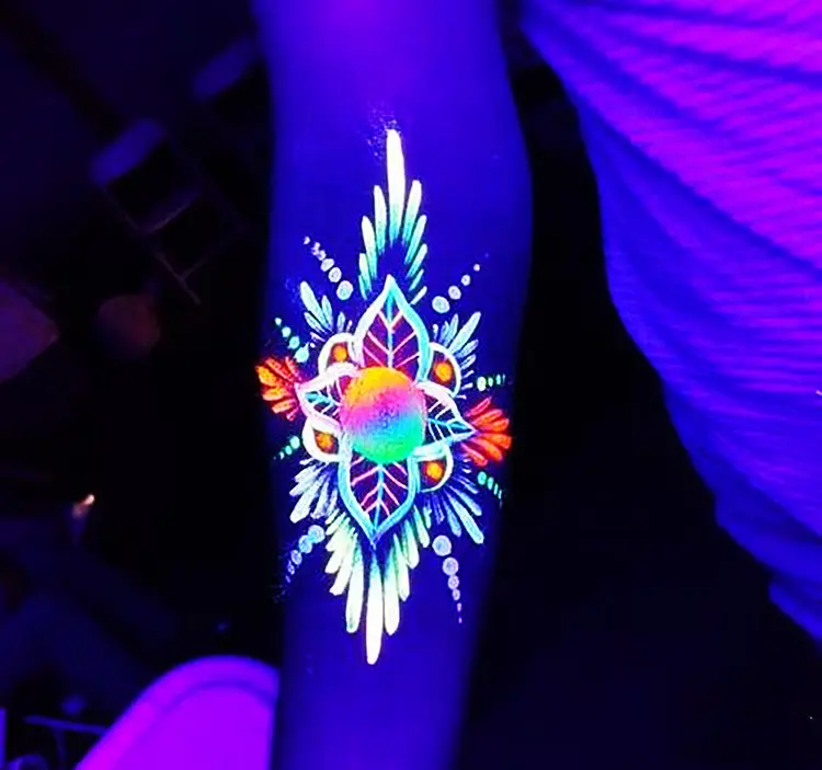 UV-Licht Tattoo Henna Luminous Custom Temporäres Leuchten im Dunkeln Wasserdicht für Frauen und Männer Schmuck Tatto/Tattoo Aufkleber