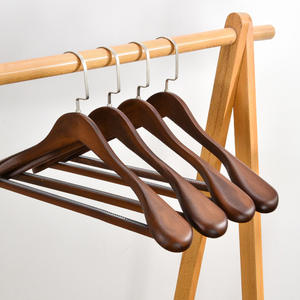 Cintres en bois de haute qualité, couleur cerisier noir naturel antique, pour costumes, avec barre antidérapante pour pantalons et robes - Product Image 3