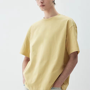 T-shirt da uomo in cotone traspirante e morbido, vestibilità comoda e rilassata, stile discreto, ideale per le corse veloci, appuntamenti al caffè, sul portico - Product Image 2