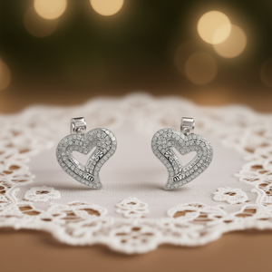 E2955 Orecchini con Diamanti Taglio Cuore in Oro, Stile Romantico da Sposa, Colore G Naturale, Gioielli Raffinati - Product Image 2