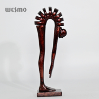 Artisanat d'intérieur abstrait fait à la main en résine Brown Bender Figure Sculpture ornements pour salon