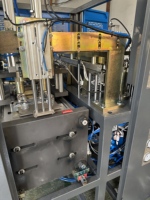 Máquina Sopladora de Botellas PET Automática de Dos Cavidades RC-2A con Componentes Centrales PLC y Válvula de Alta Presión AirTac, Precio de Fábrica