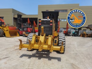 รถเกรดเดอร์มือสอง CAT120H 140k Caterpillar รุ่นปี 2010 ได้รับการรับรองมาตรฐาน CE ISO พร้อมเครื่องยนต์ ปั๊ม และเกียร์บ็อกซ์ น้ำหนัก 5000 กก. - Product Image 3