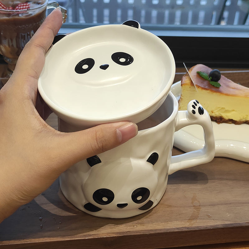New Design Ceramic Adorable Panda Water Cups Porcelain Mug with Lids Panda Mugs with Spoons