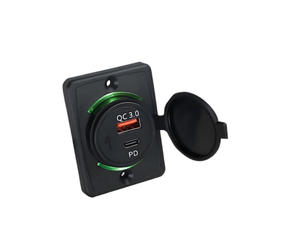 Chargeur de voiture double USB Type-C 12V 24V 30W PD avec écran numérique, certifié CE/FCC, vente en gros directe usine - Product Image 1
