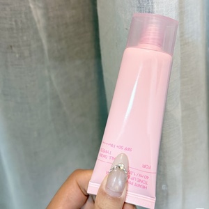 La crème pour le visage la plus vendue de haute qualité possède les fonctions apaisantes, rafraîchissantes, blanchissantes et éclaircissantes. - Product Image 1