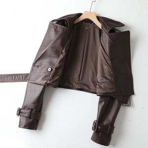 Veste en cuir véritable à col en peau de mouton gaufrée façon croco - Manteau court en cuir ceinturé pour <span class=keywords><strong>femme</strong></span> Automne/Hiver 2025 - Product Image 4