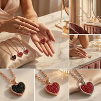 Collier tendance en acier inoxydable avec pendentifs multiples en forme d'étoile et de cœur, plaqué or 18 carats, orné de perles