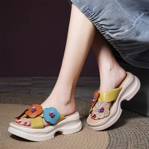 Nouvelles sandales et pantoufles 881 pour femmes, collection été 2025, motif floral élégant, semelle épaisse, sandales de plage - Product Image 2