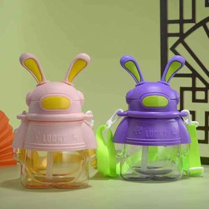 Botella de Agua Portátil de Gran Capacidad (800 ml) con Diseño de Conejo Animado, Resistente a Caídas y Altas Temperaturas, con Mecanismo de Resorte, para Camping - Product Image 3