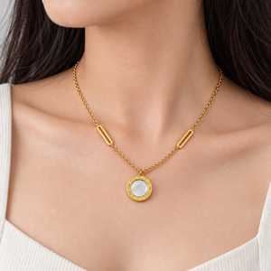 สร้อยคอจี้ทรงโรมัน สแตนเลสสตีล ชุบทอง 14K แบบสุญญากาศ ประดับมุกขาวตรงกลาง - Product Image 5