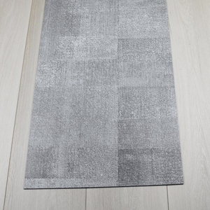 Revêtement de <span class=keywords><strong>sol</strong></span> en vinyle SPC à clic résistant aux chocs de qualité supérieure pour une utilisation en intérieur <span class=keywords><strong>Anti</strong></span>-décoloration Imperméable Noyau rigide Sans odeur - Product Image 5