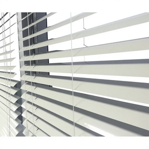 Panneaux de clôture en aluminium écologiques certifiés CE et approuvés BREEAM pour balcon, villa, cour et façades de centres commerciaux, tailles personnalisables - Product Image 1