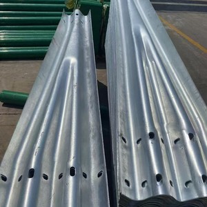 Barrera de Acero Galvanizado en Caliente Shunyi Corrugated Guardrail 450*80 para Carreteras Rurales y Autopistas - Product Image 1