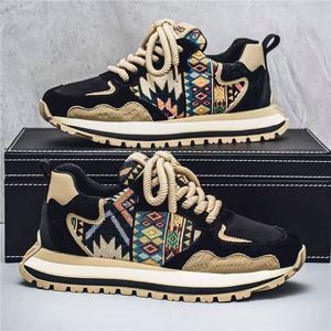 Chaussures de sport en maille tendance Hongyan, respirantes, à semelle épaisse, pour hommes, chaussures de printemps pour voyages et loisirs confortables - Product Image 4