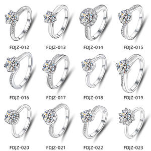 Anello in <span class=keywords><strong>Argento</strong></span> Sterling 925 con Moissanite da 1 Carato, Design <span class=keywords><strong>Solitario</strong></span> Scintillante, Gioiello da Donna per Uso Quotidiano - Product Image 2