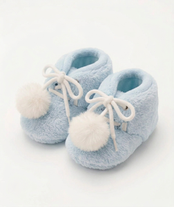 Chaussons en peluche à pompons moelleux pour bébé, semelle souple, chauds pour l'hiver, à lacets, chaussures pour nourrissons - Product Image 1