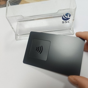Carte de visite NFC <span class=keywords><strong>RFID</strong></span> personnalisée en acier inoxydable avec design étanche et épaisseur personnalisable - Product Image 4
