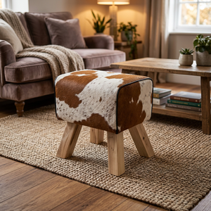 Taburete de Cuero Vacuno Vintage con Patas de Madera Rústicas, Reposapiés Tapizado, Banco Otomano - Product Image 1