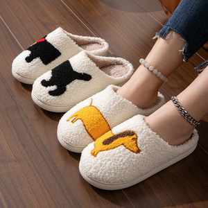 Jolies pantoufles d'intérieur pour femmes, conçues sur mesure, chaudes et confortables, pantoufles en gros - Product Image 2