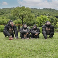 Statue de Famille de Gorilles en Résine Personnalisée, Grande Sculpture d'Animaux Sauvages en Résine pour Parc à Thème et Ornement de Musée