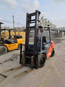 Équipement bon marché avec moteur diesel 3 tonnes pour les industries de la vente au détail et de la restauration 3 T chariot élévateur d'occasion de haute qualité - Product Image 3