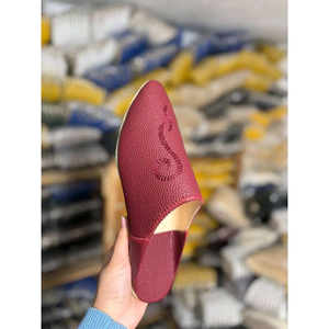 Babouches en cuir marocain véritable faites à la main pour hommes, antidérapantes, respirantes et confortables, pour la maison et l'extérieur - Product Image 2