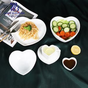 Ustensiles de maison personnalisés chine articles ménagers opale <span class=keywords><strong>verre</strong></span> cœur tasse à thé avec soucoupe ensemble tasse <span class=keywords><strong>plateau</strong></span>/vente en gros tasses à thé soucoupes - Product Image 5