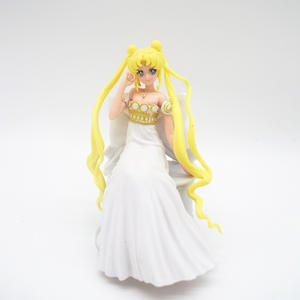 Belle figurine en PVC de Sailor Moon Usagi Tsukino en position assise, robe blanche, bordure dorée, objet de collection d'anime, cadeau pour les fans et décoration d'intérieur - Product Image 6