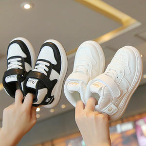 Chaussures en <span class=keywords><strong>cuir</strong></span> PU pour enfants, nouvelle mode britannique, bottes pour garçons et filles, chaussures élégantes pour petits garçons - Product Image 6