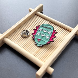 Formidabili spille di smalto duro per la frizione in gomma del Bomber e l'emblema di stile tagliente alla moda - Product Image 3