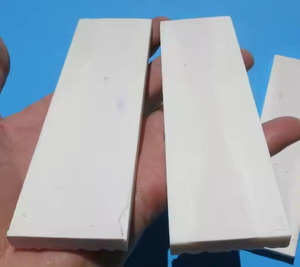 Empuñaduras de Cuchillo Hechas a Mano, Pulimentadas, de Cuerno de Buey Orgánico, con Diseño Tallado de Amor, Ecológicas - Product Image 4