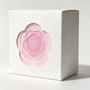 Boîtes d'emballage en papier personnalisées, créatives, blanches, avec logo en relief et estampage à chaud, avec fenêtres creuses pour l'emballage de parfums et de cosmétiques - Product Image 4