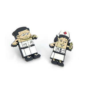 Mode PVC souple Badge épinglettes personnalisé 2D 3D Logo décoratif en plastique Pvc caoutchouc pochettes pour vêtements - Product Image 3