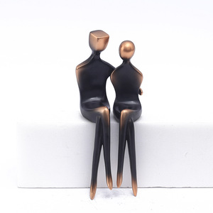 Europäischer Stil Abstrakte Figuren-Paar-Skulptur aus Harz zur Dekoration für Wohnzimmer, Büro, TV-Schrank, Eingangsbereich - Product Image 1