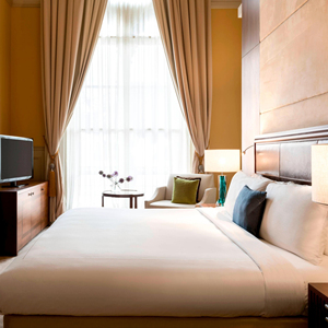 Комплект мебели для спальни Pancras London Autograph Collection из массива дерева класса люкс для 5-звездочных отелей, апартаментов и гостиных - Product Image 3