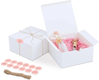 Boîtes cadeaux rigides portables blanches mates écologiques étanches avec fermeture magnétique 8x8x4 pouces, ficelle de 66 pieds, autocollants et gaufrage facile