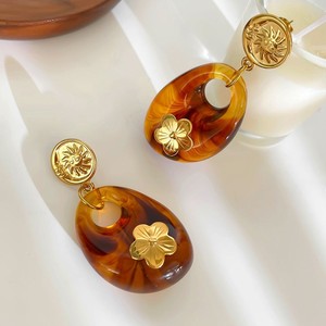 ต่างหูจี้รูปดอกไม้สแตนเลสสตีลประดับเรซินทรงเรขาคณิตสีเหลืองอำพันสุดเก๋ เหมาะสำหรับเป็นของขวัญสำหรับผู้หญิง - Product Image 2