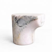 Table d'appoint en marbre naturel sculpté à la main, profil organique abstrait, en pierre massive, pour villa et projets de boutiques