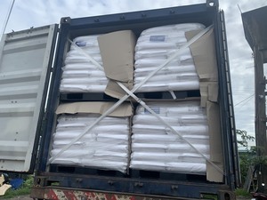 Polyéthylène glycol PEG 4000, polymère solide, fourni par l'usine, utilisé comme liant, lubrifiant et excipient dans de multiples industries - Product Image 5