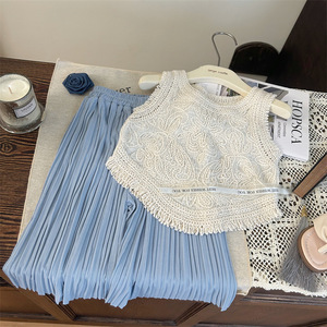 Nouvel ensemble d'été pour filles : débardeur sans manches en dentelle et pantalon plissé large en soie glacée, deux pièces - Product Image 5