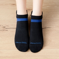Vente en gros de chaussettes de yoga antidérapantes en coton éponge peigné de haute qualité pour femmes chaussettes de cheville antidérapantes pour Pilates Trampoline Fitness